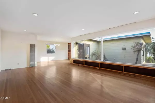 Ventura, CA 93001,329 Mariposa DR