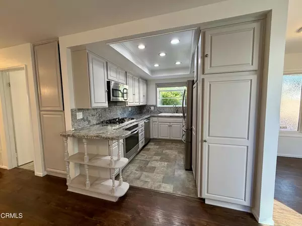 Camarillo, CA 93010,997 Mobil AVE