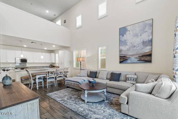 Santa Paula, CA 93060,490 Jubilee PL