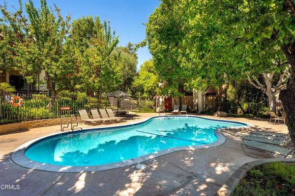 Woodland Hills, CA 91367,5711 Owensmouth AVE #107