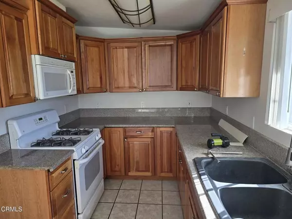 Oxnard, CA 93036,326 Simon WAY