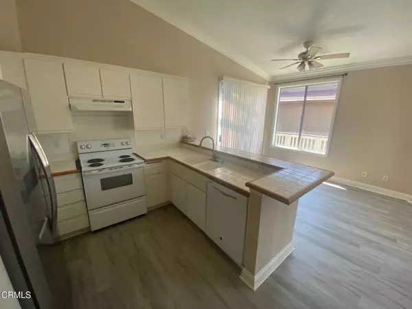 Thousand Oaks, CA 91362,2394 Pleasant WAY #J