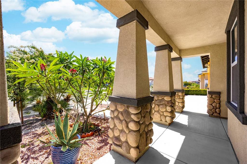 Eastvale, CA 92880,6853 Lucite DR