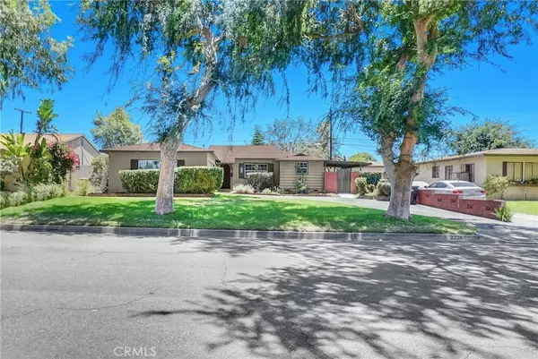 2228 W Walnut Creek Pkwy, West Covina, CA 91790