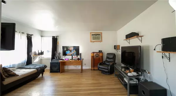 Panorama City, CA 91402,8105 Katherine AVE