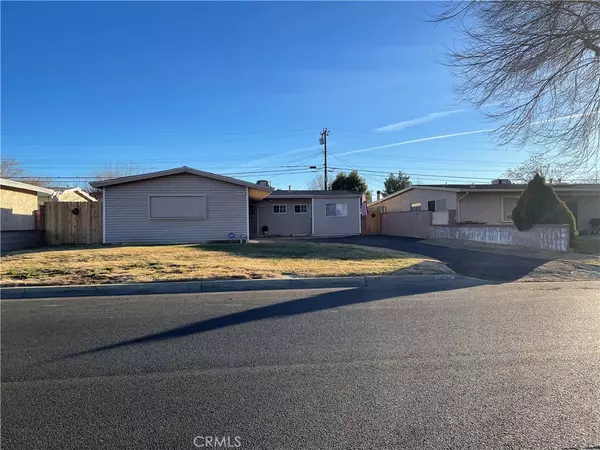 1038 W Avenue J13, Lancaster, CA 93534
