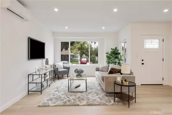 Pico Rivera, CA 90660,9732 Woodford ST