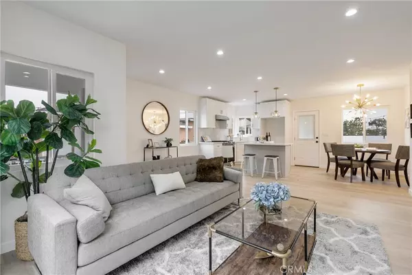 Pico Rivera, CA 90660,9732 Woodford ST