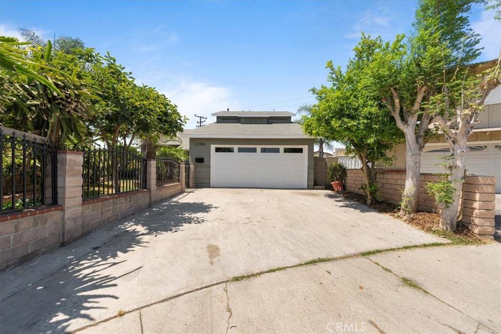 21905 Dablon AVE, Carson, CA 90745