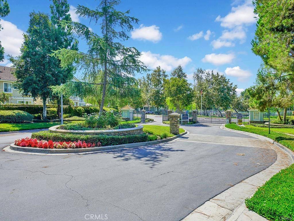 Buena Park, CA 90621,60 Bayview DR