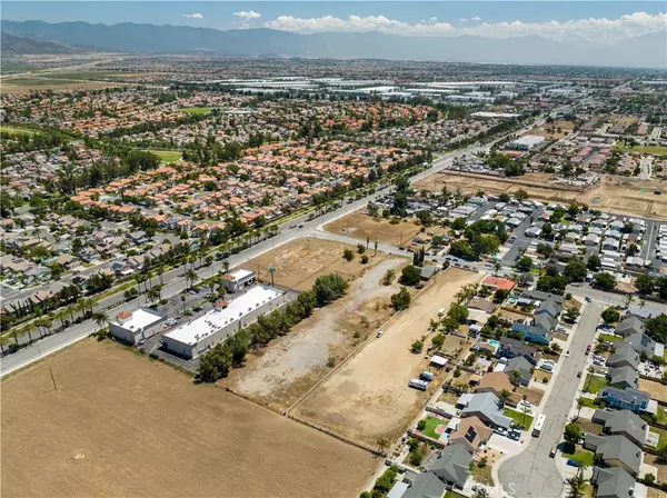Fontana, CA 92335,8162 Calabash AVE