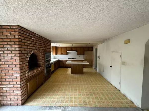 Placentia, CA 92870,312 San Anselmo LN