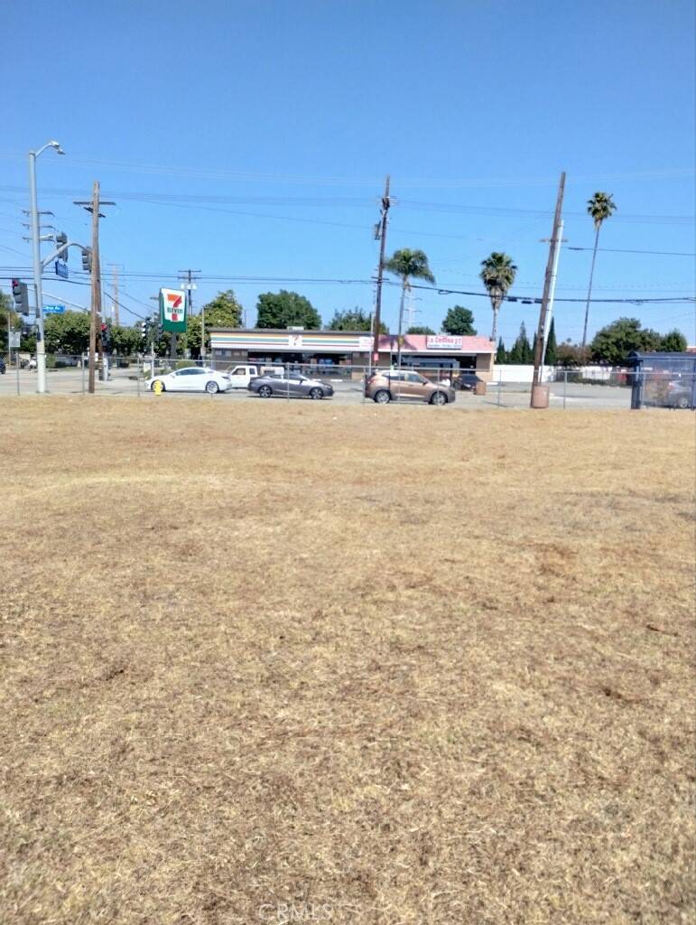 Azusa, CA 91702,890 E Gladstone