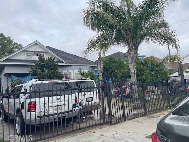 Los Angeles, CA 90011,851 E 32nd ST