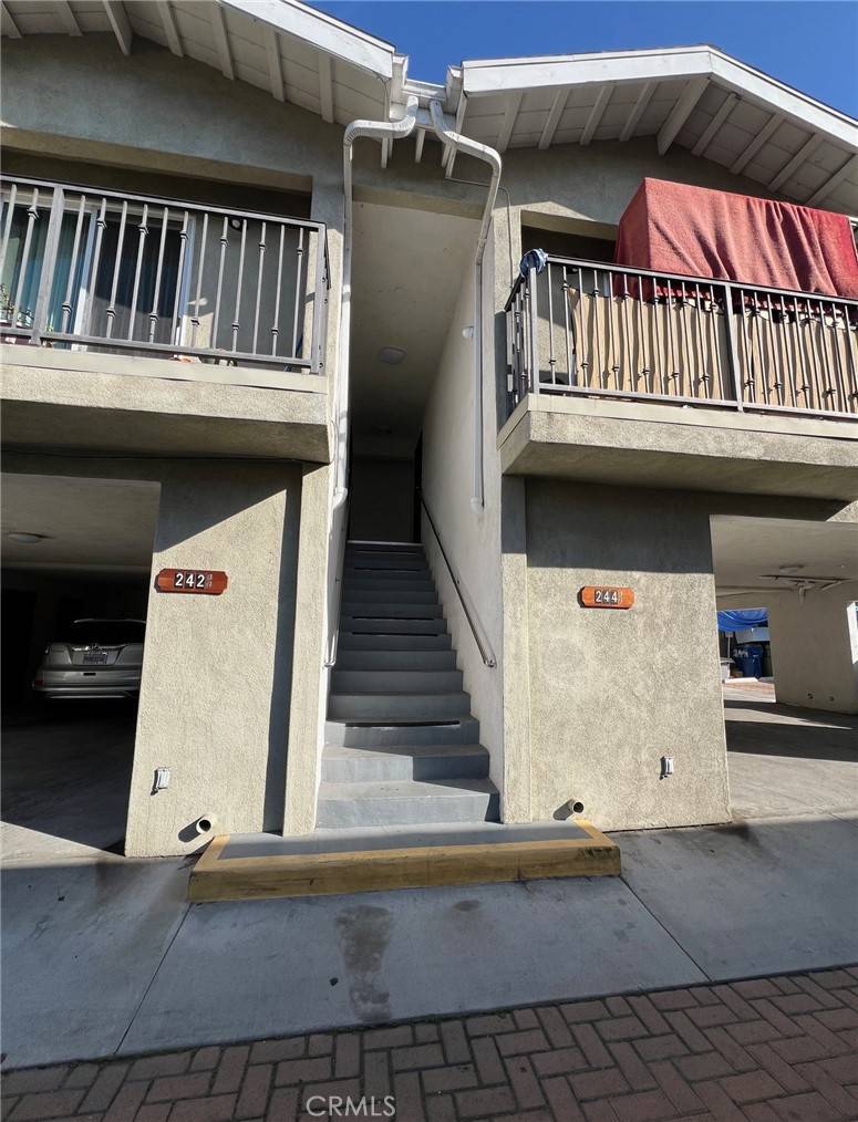 Los Angeles, CA 90033,244 N Chicago ST