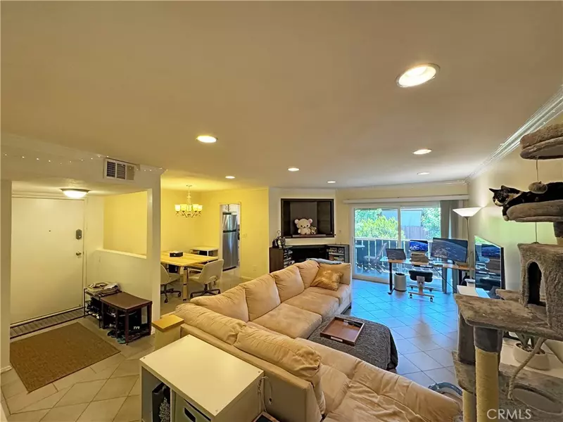 15020 Victory BLVD #204, Van Nuys, CA 91411
