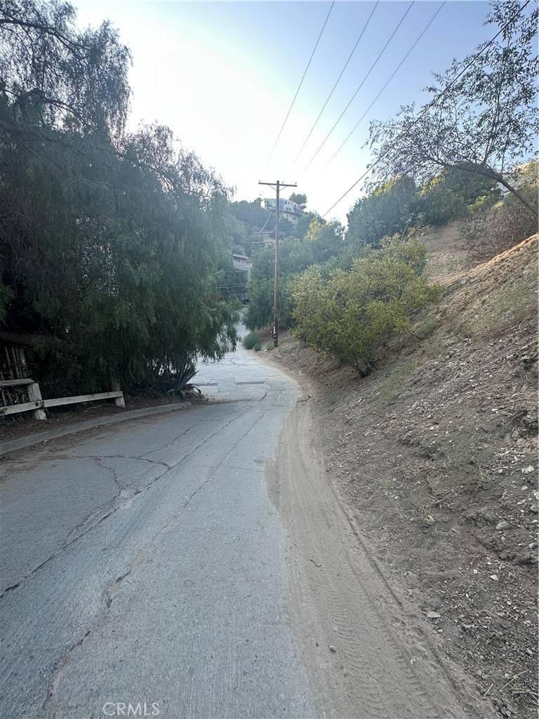 Los Angeles, CA 90065,524 Rustic