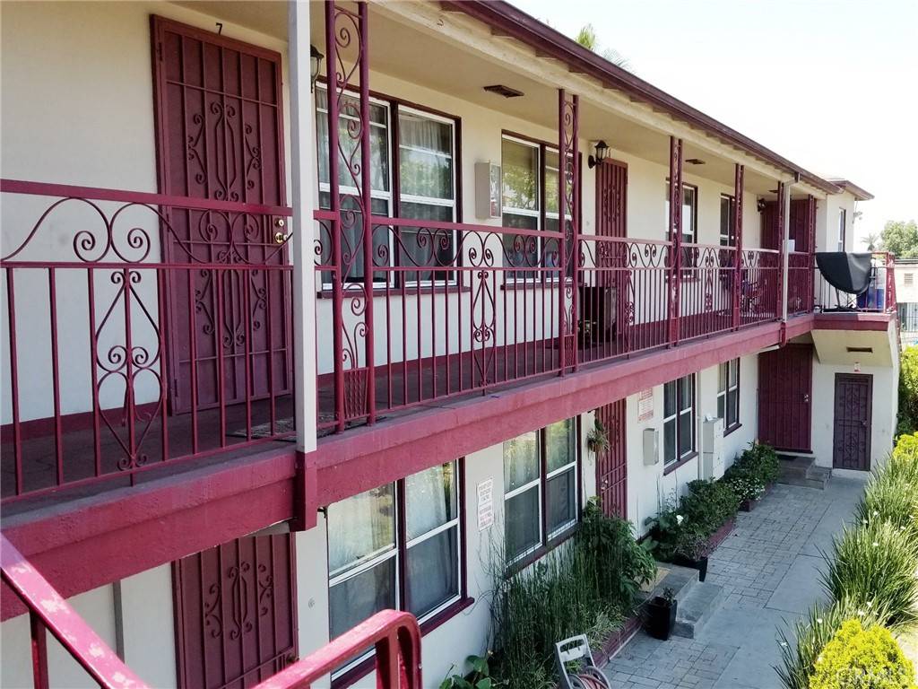 2290 Locust AVE #3, Long Beach, CA 90806