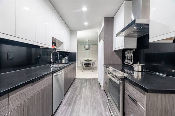927 N Kings RD #212, West Hollywood, CA 90069