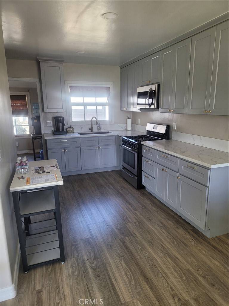 Ontario, CA 91762,1054 Hollowell ST