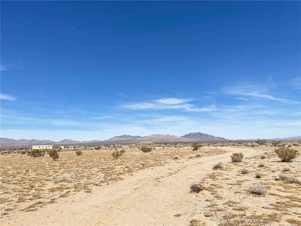 Lucerne Valley, CA 92356,4521515 Harrod RD