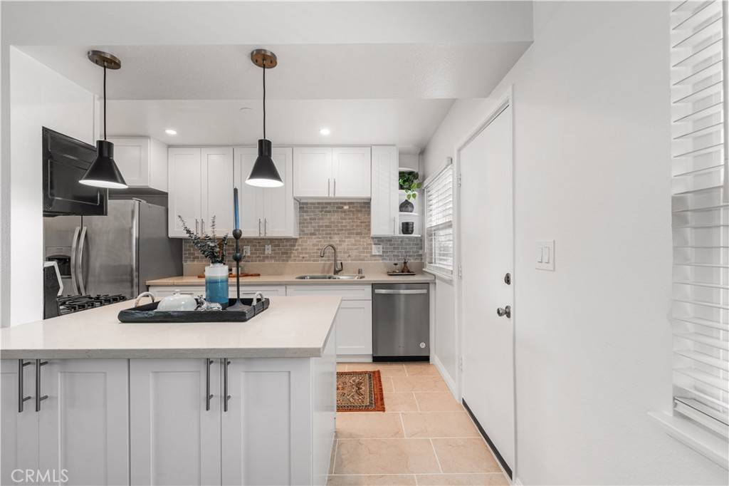 Los Angeles, CA 90016,3614 Kalsman DR #1