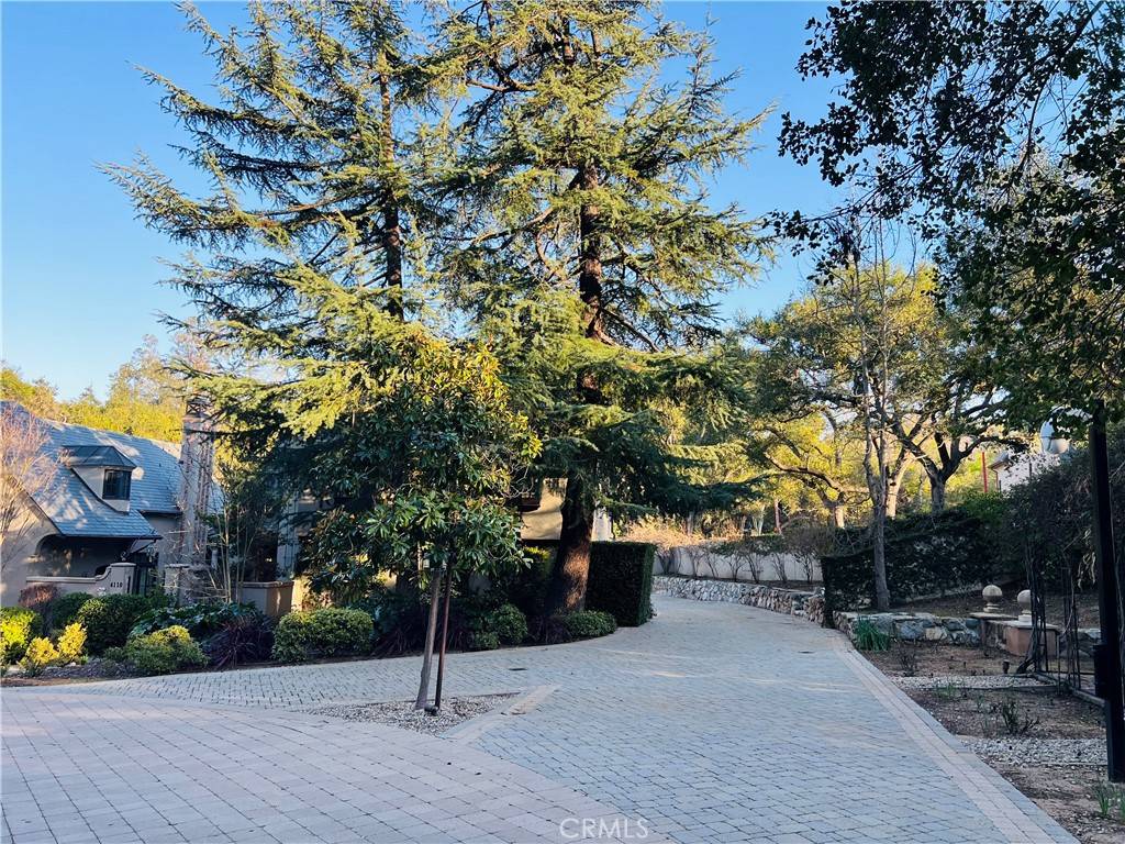 La Canada Flintridge, CA 91011,4110 Woodleigh LN