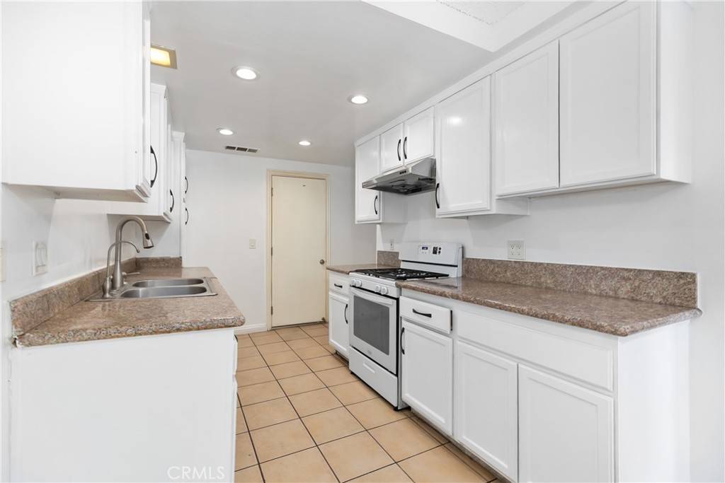 El Monte, CA 91732,4003 Penn Mar AVE #6