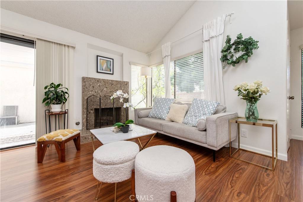 Irvine, CA 92612,9 Morena #28