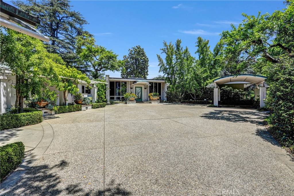 935 Hillcrest PL, Pasadena, CA 91106
