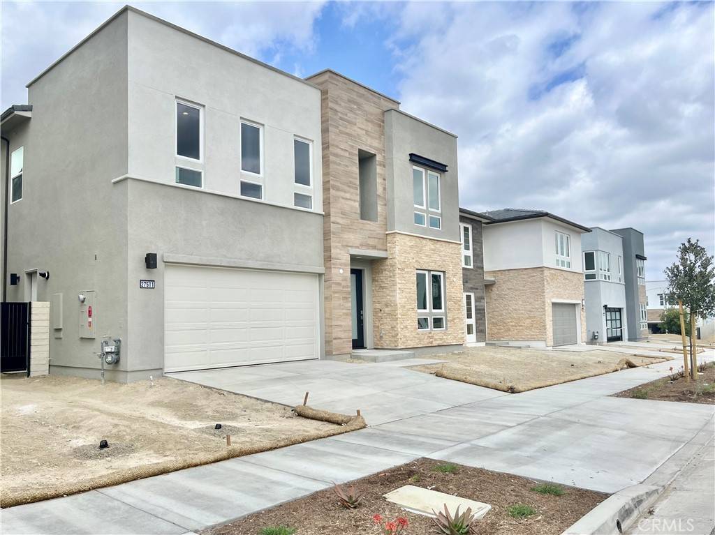 Valencia, CA 91381,27511 Elderberry DR