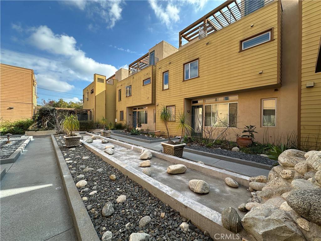 41 N Oak Ave #3, Pasadena, CA 91107