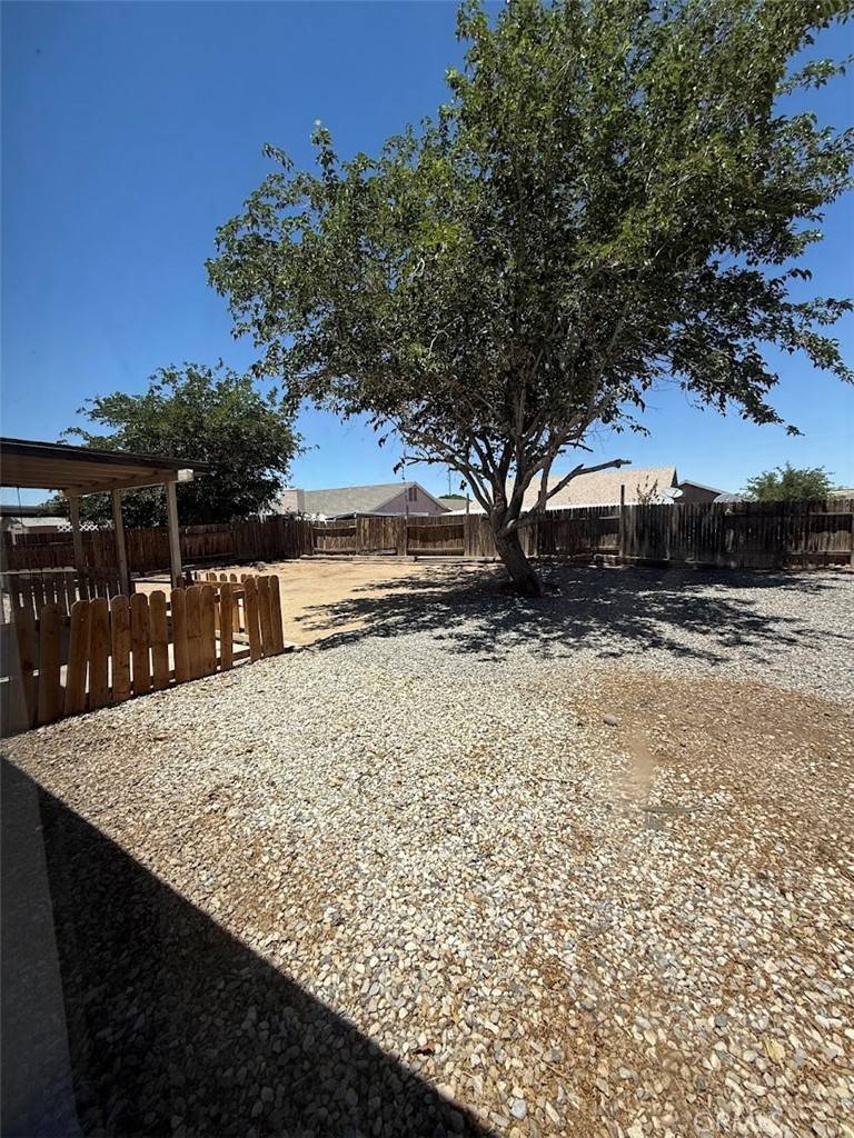Adelanto, CA 92301,10434 Peach CT