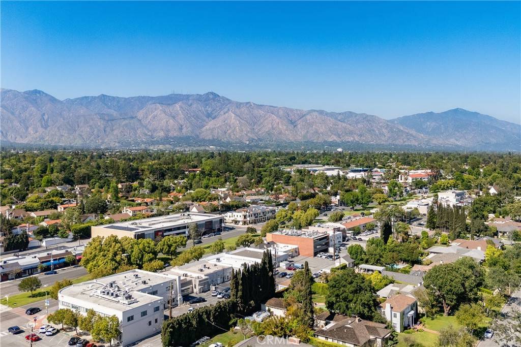 San Marino, CA 91108,2347 Huntington DR