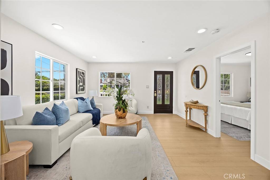 Alhambra, CA 91801,811 W San Marino AVE