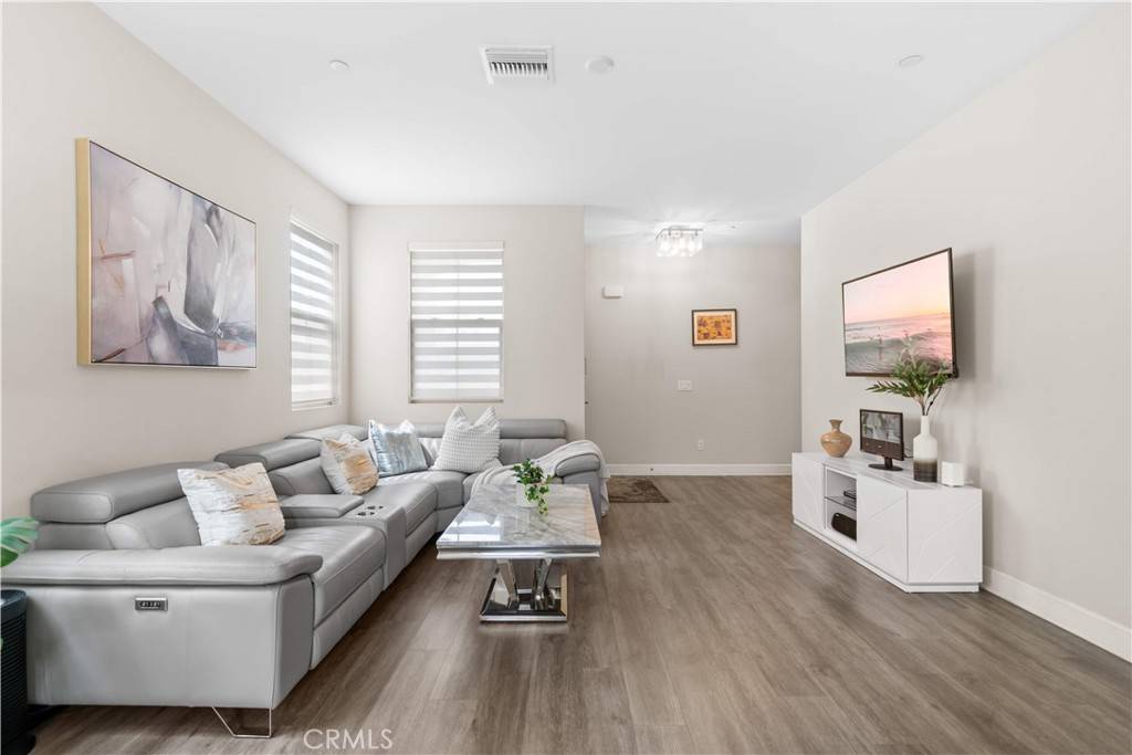 San Gabriel, CA 91776,8731 E Sienna LN