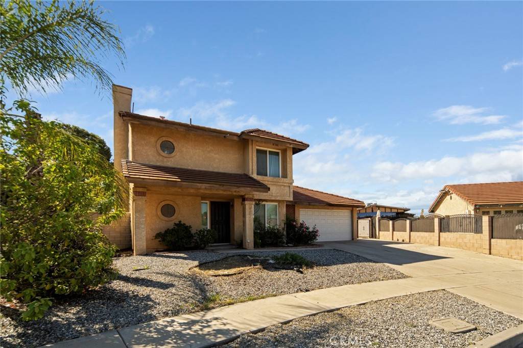 Fontana, CA 92335,14881 Hawthorne AVE