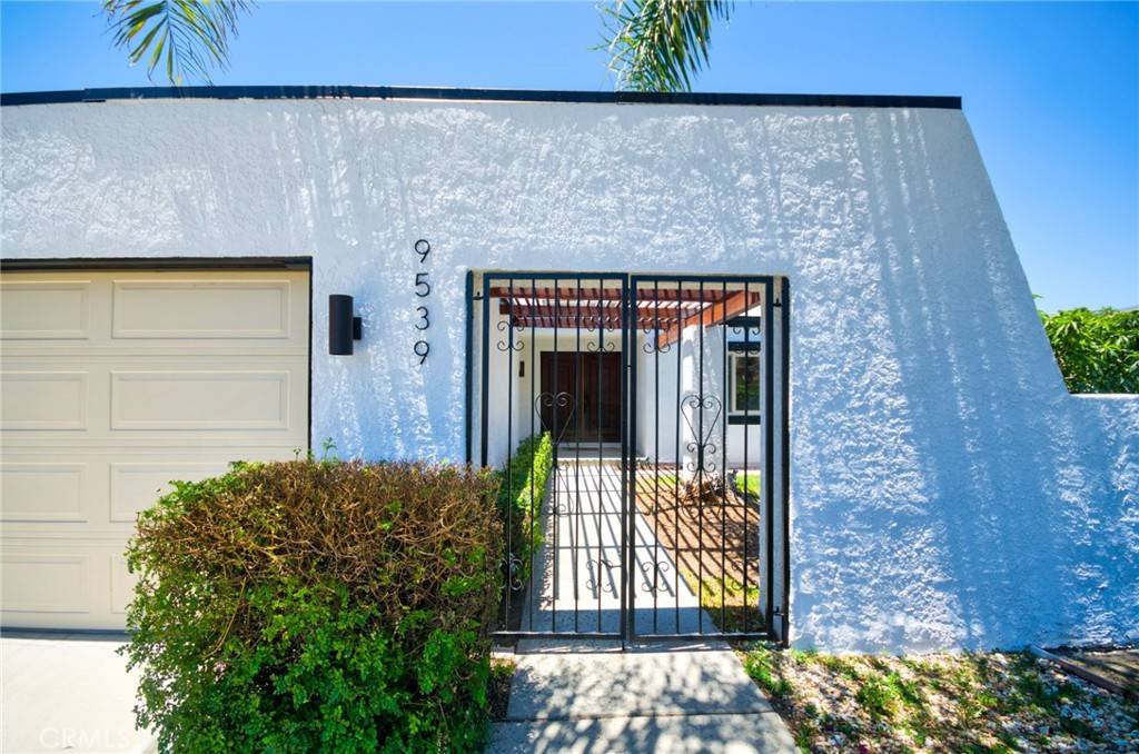 Northridge, CA 91324,9539 Gladbeck AVE