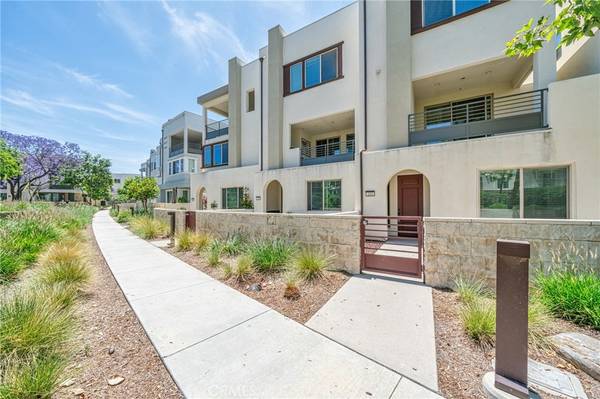 Irvine, CA 92618,143 Frame