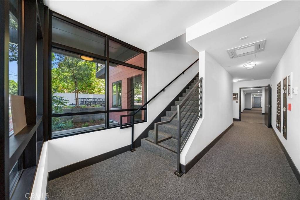 Pasadena, CA 91101,150 S Oak Knoll AVE #104