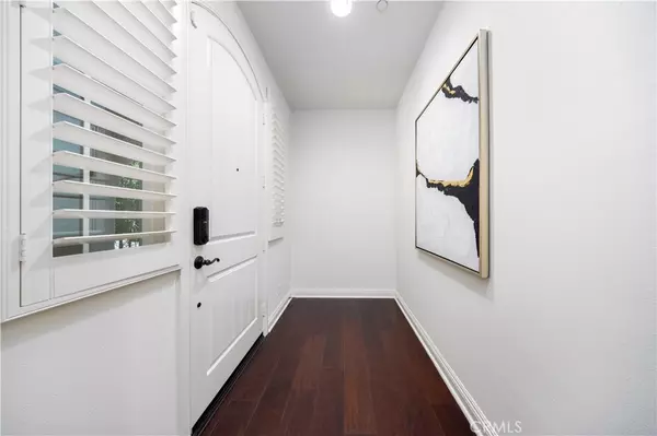 Irvine, CA 92618,130 Yellow Daisy