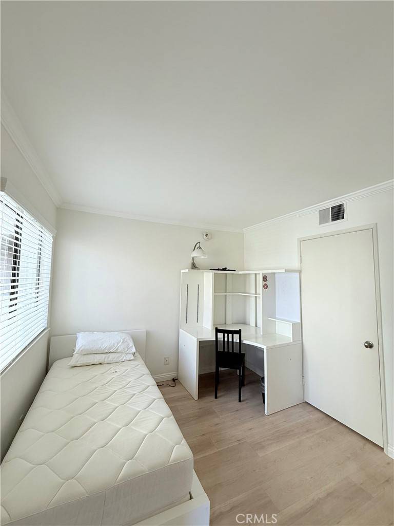 Los Angeles, CA 90015,1119 Albany st #231