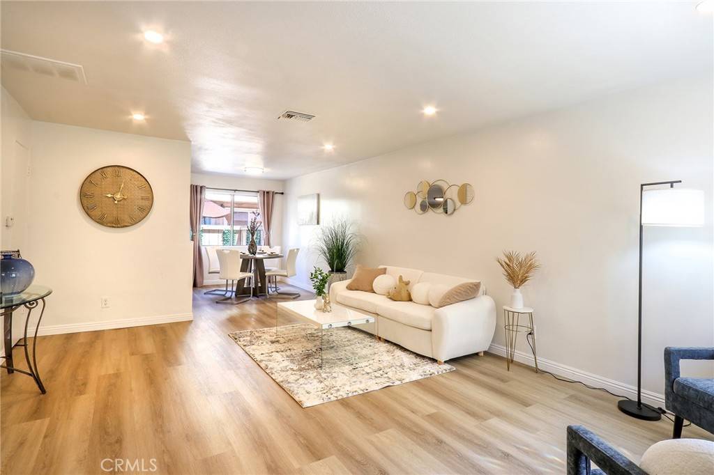 Winnetka, CA 91306,20234 Cohasset St #3