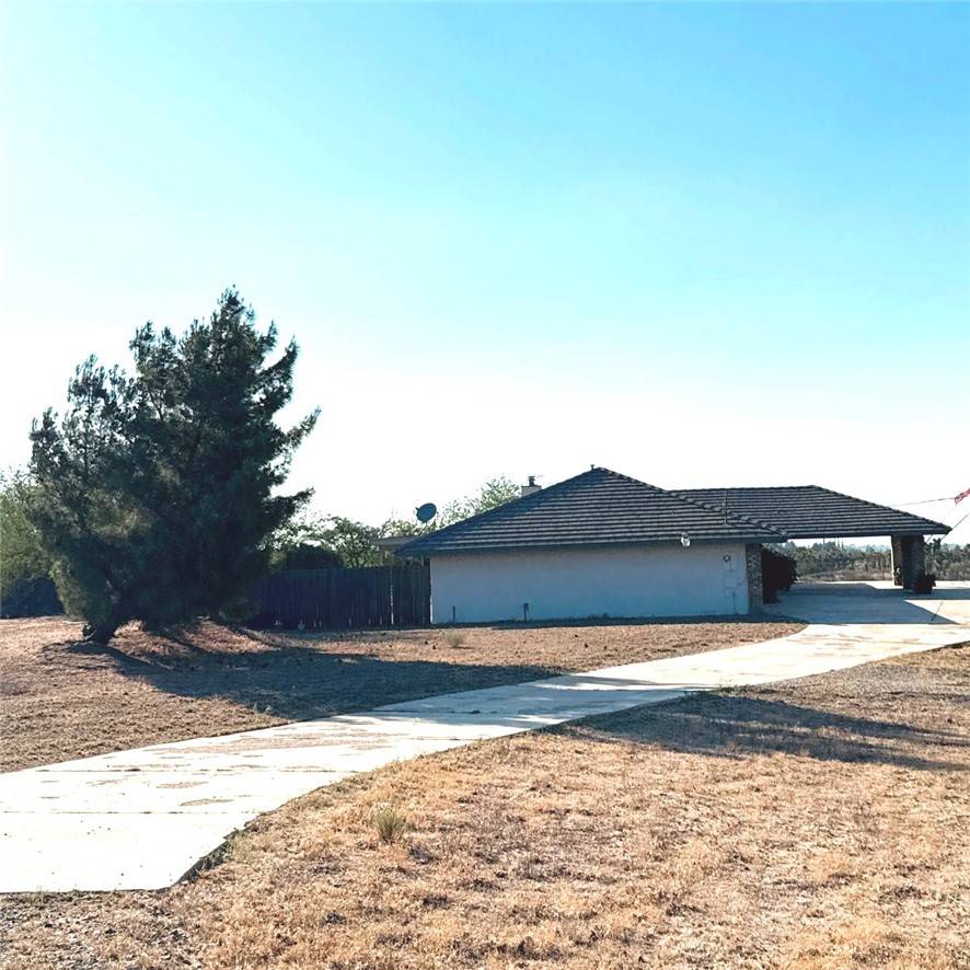 Phelan, CA 92371,9078 Smith RD