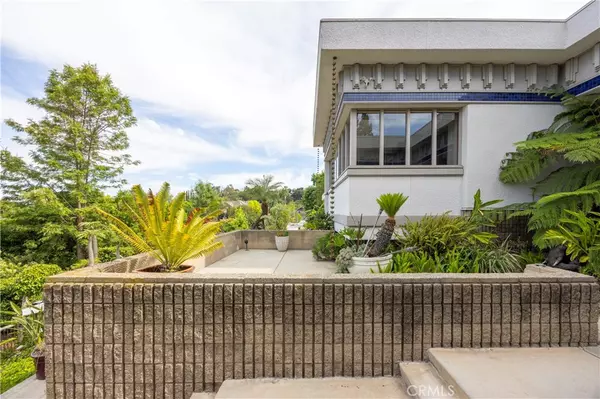 Diamond Bar, CA 91765,23615 Falcons View DR