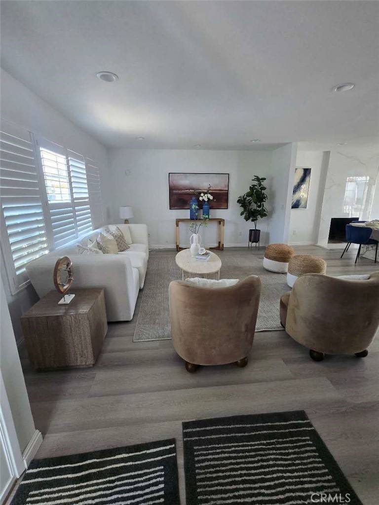Huntington Beach, CA 92647,6971 Dresden CIR