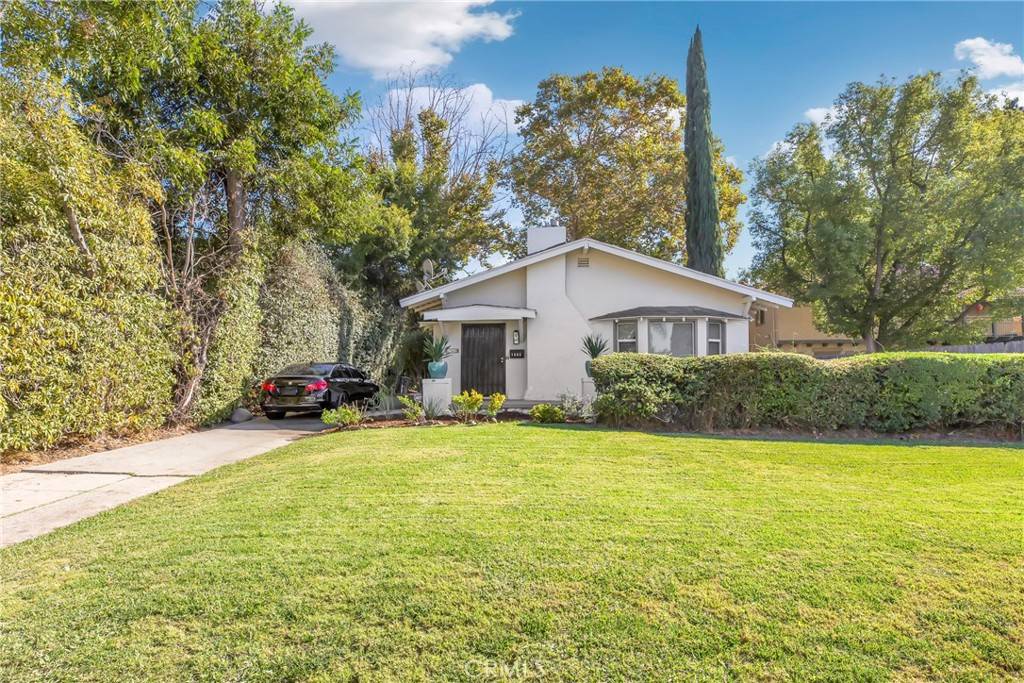Pasadena, CA 91104,1562 N Lake AVE