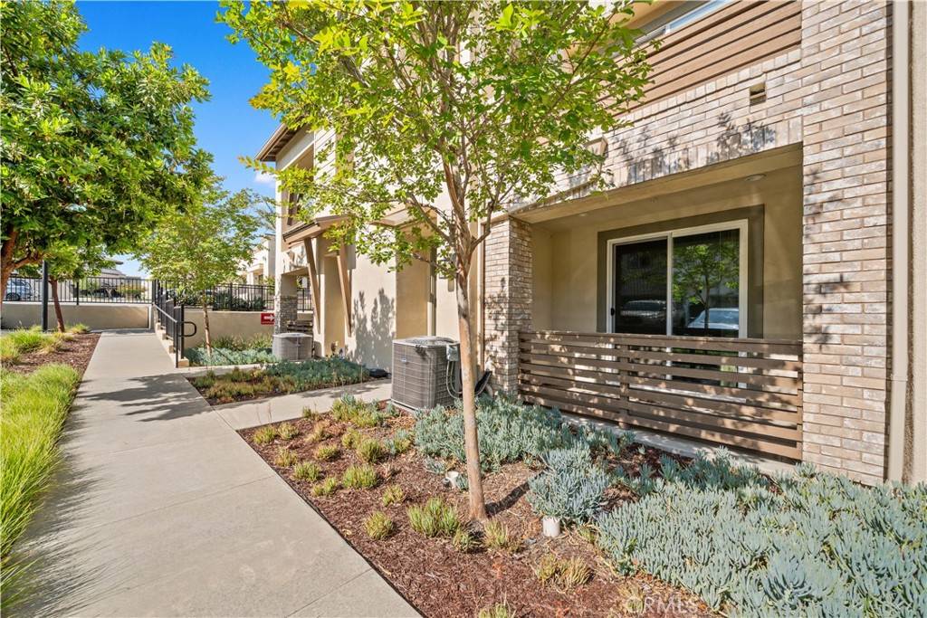 Rancho Cucamonga, CA 91739,7356 Luminaire PL