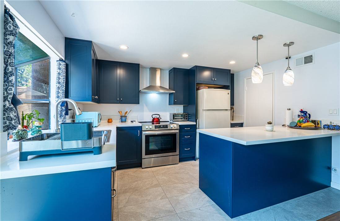 Northridge, CA 91324,9739 Reseda BLVD #36