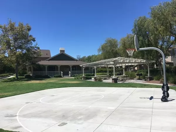Tustin, CA 92782,284 Tustin Field DR